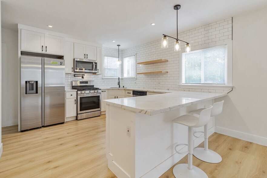 Building Photo - 2075 83rd Ave