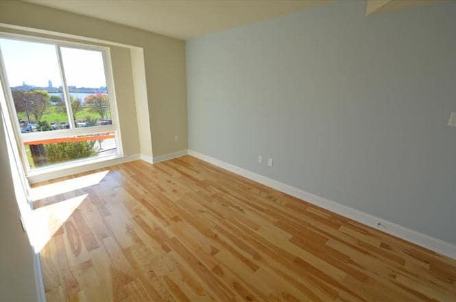 Building Photo - 327 E Allen St