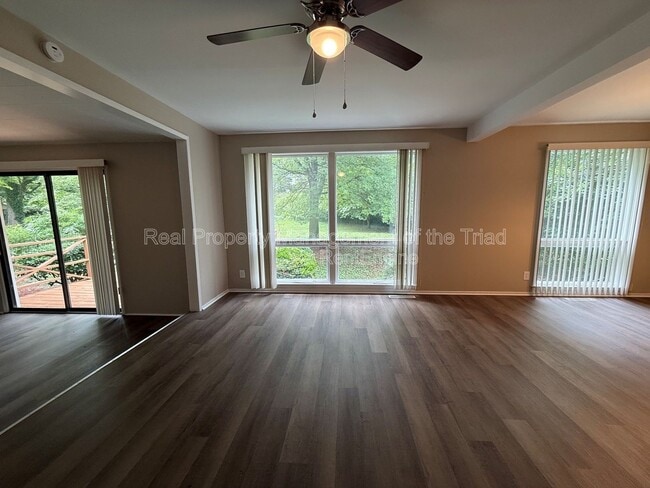 Building Photo - 2523 Overbrook Dr