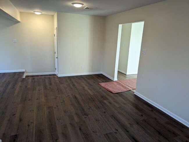 Building Photo - 1836 Perryville Rd