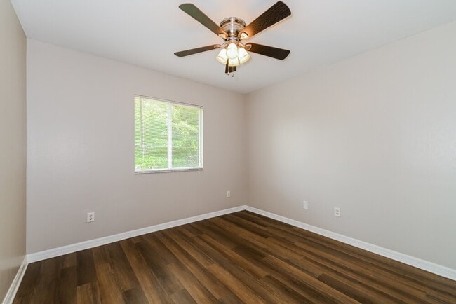 Building Photo - 10211 Tin Maple Dr