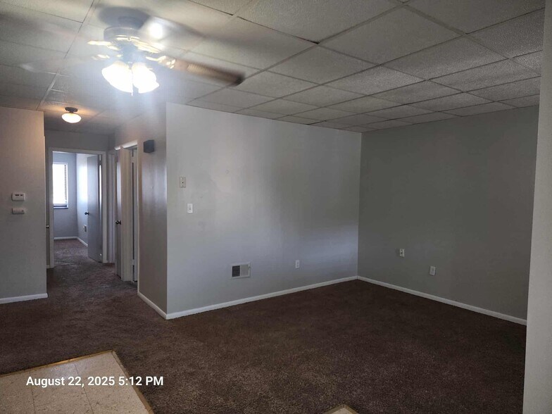 Building Photo - 424 Waddell Ave