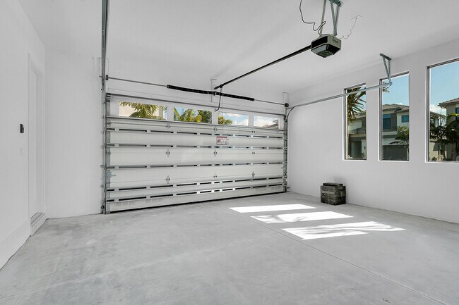 Building Photo - 13024 Feathering Wy