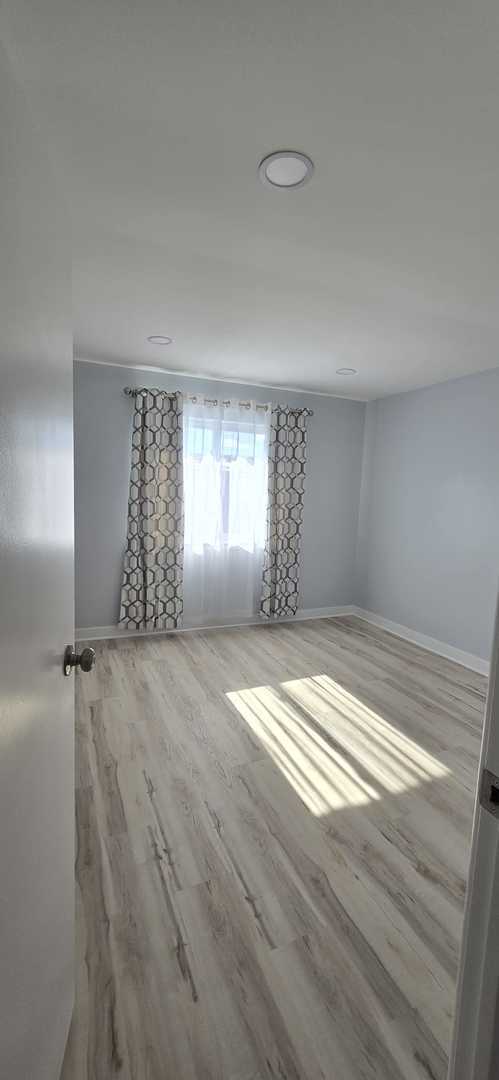 Building Photo - 9405 Bay Colony Dr