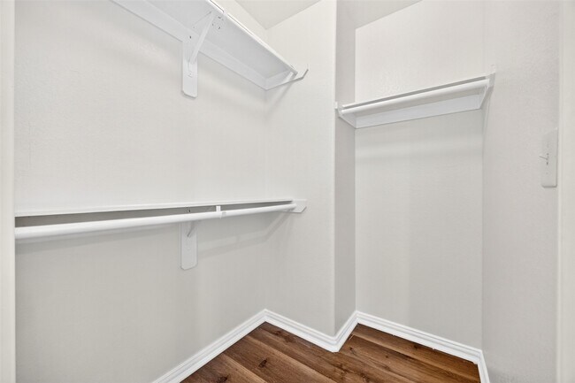 Building Photo - 1302 Shearn St