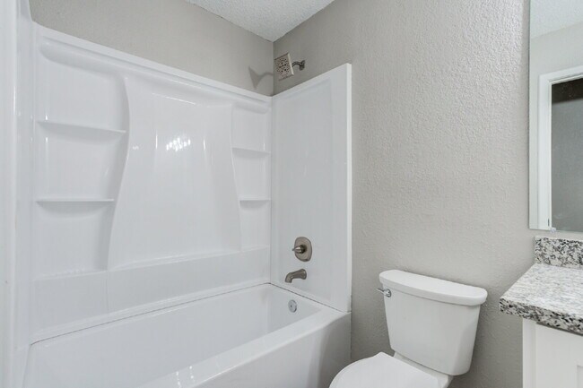 Building Photo - Wonderful 3/2/1 in Central Lubbock!