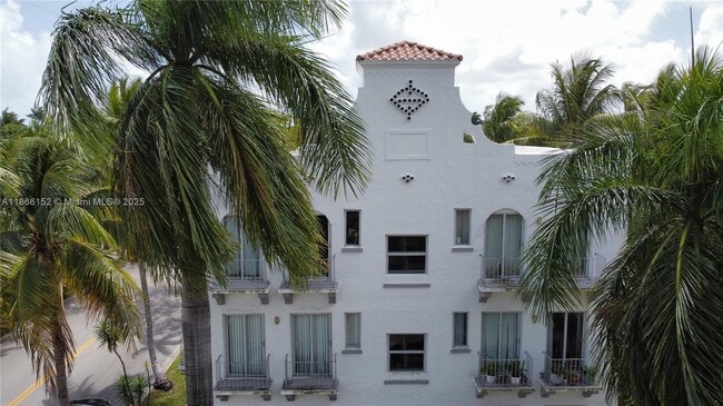 Building Photo - 694 NE 76th St
