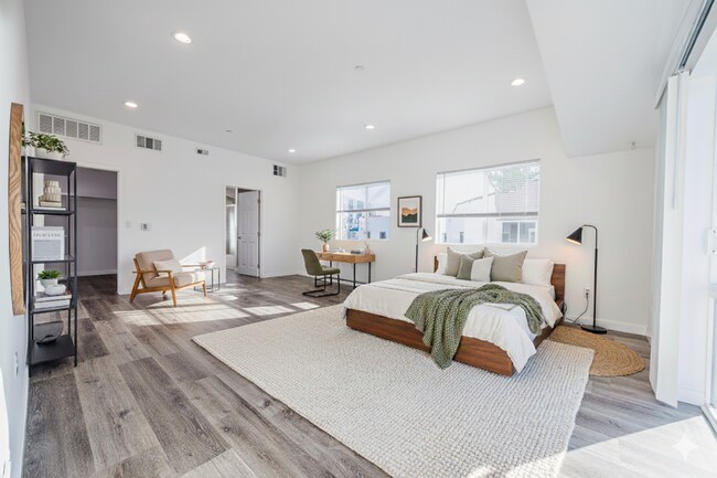 Building Photo - 1121 N Berendo St