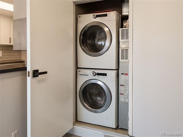 Building Photo - 17053 E Tennessee Dr