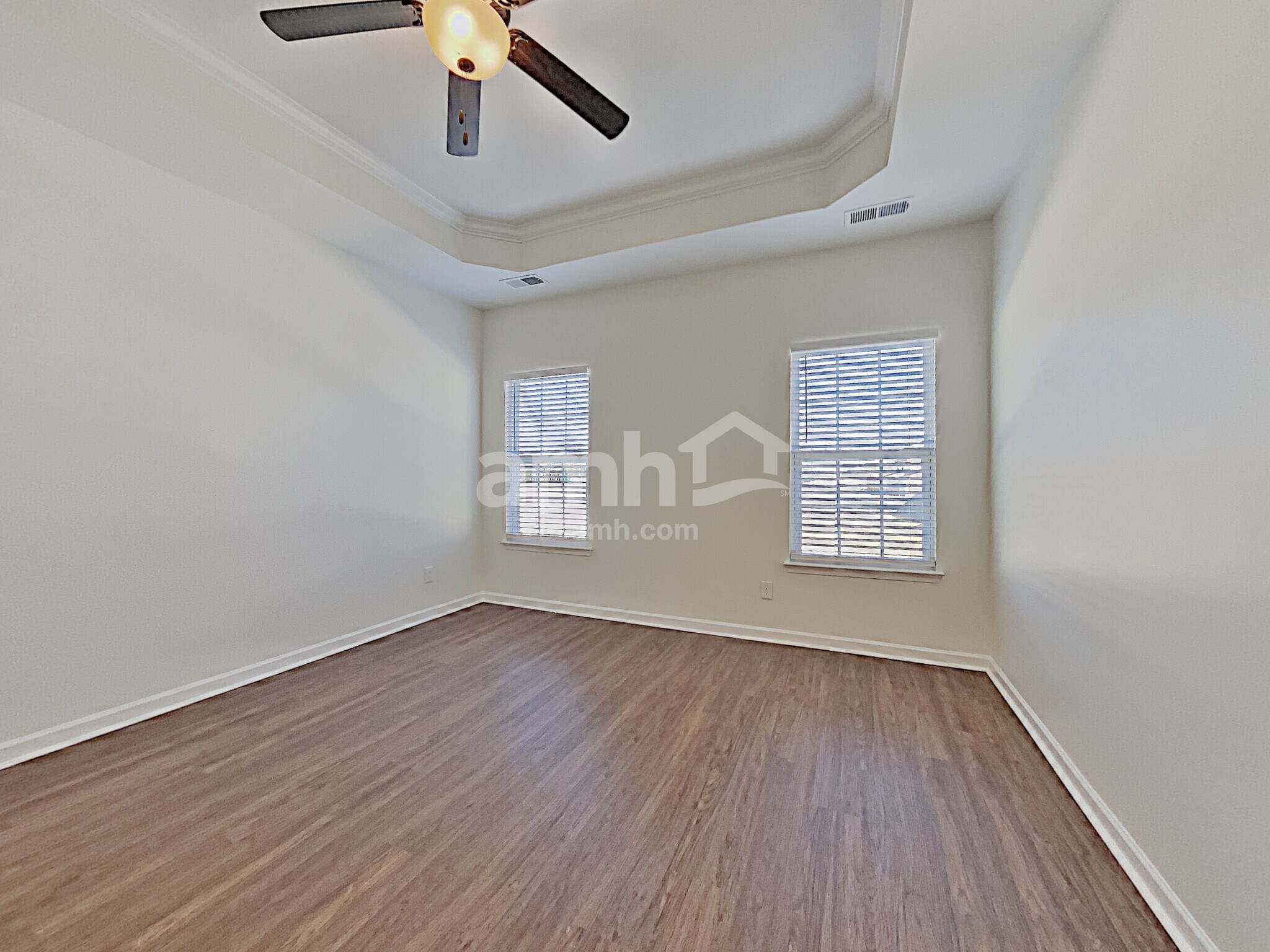 Building Photo - 2215 Ambergate Dr