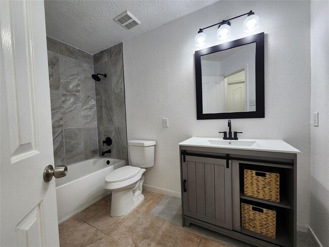Building Photo - 2810 Autumn Springs Ln
