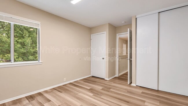 Building Photo - 6927 Stonington Ln