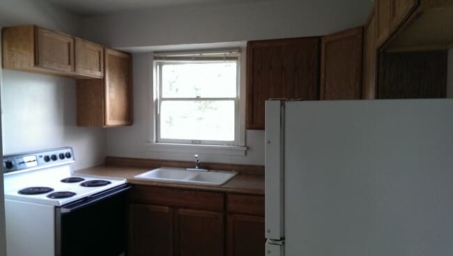 Building Photo - 302 1st Ave