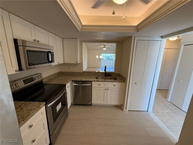 Building Photo - 922 Cape Coral Pkwy W