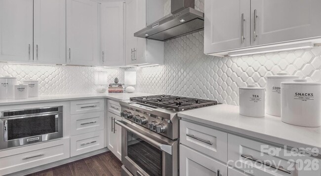 Building Photo - 2426 Vail Ave