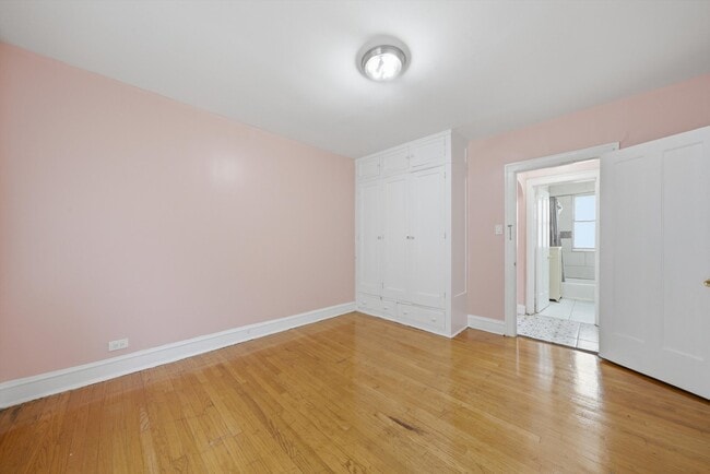 Building Photo - 6316 N Artesian Ave
