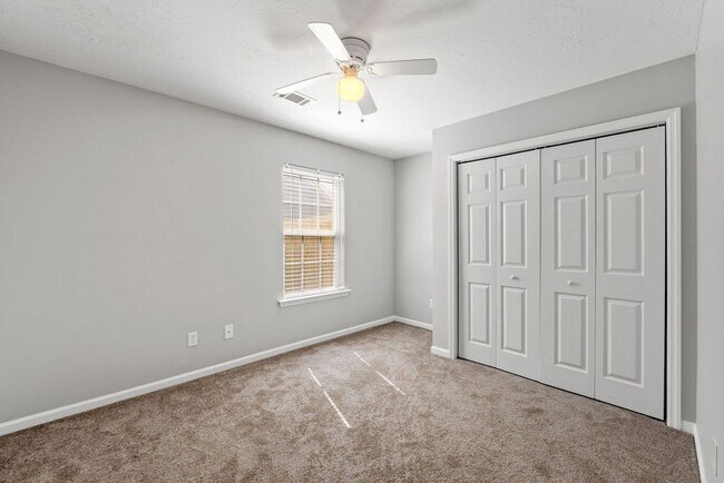 Building Photo - 110 Fox Haven Dr