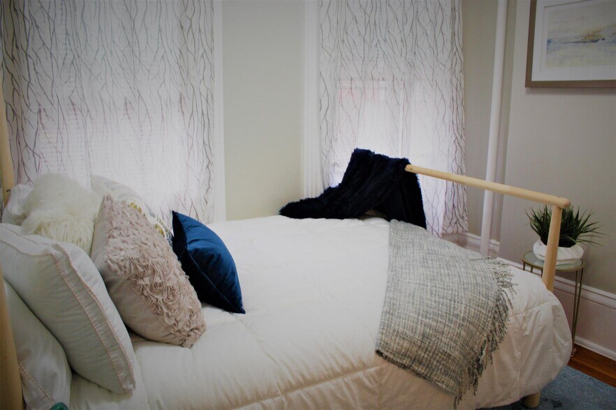 Building Photo - 1 Champney Plz