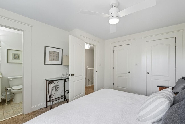 Building Photo - 4 Dearing St