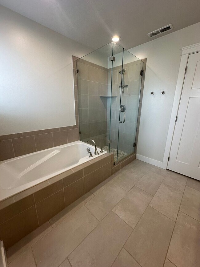 Building Photo - 3 Weeks Rent FREE! 3 Bed 2.5 Bath House for Rent in Morgan!