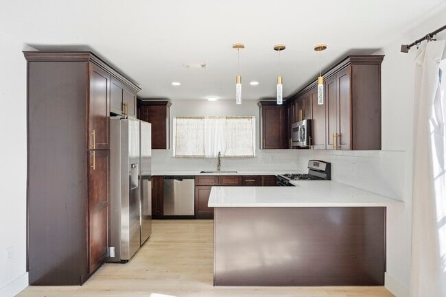 Building Photo - 11011 Almond Grove