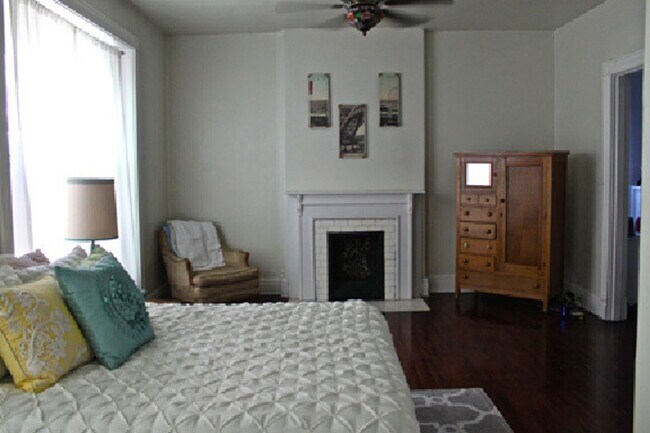 Building Photo - 1238 Garvin Pl
