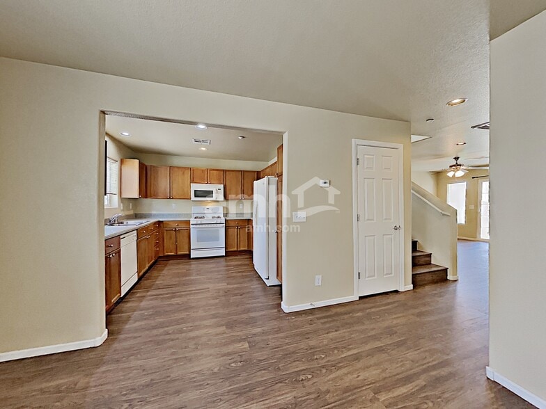 Building Photo - 9161 Desirable Ct