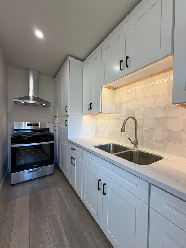 Building Photo - 413 S Myers St