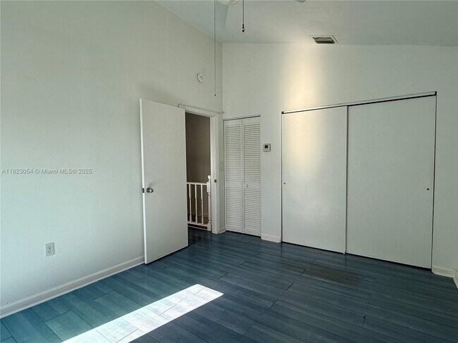 Building Photo - 798 Crandon Blvd