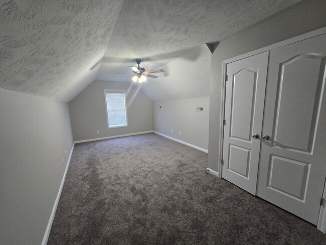 Building Photo - 150 Bear Creek Dr