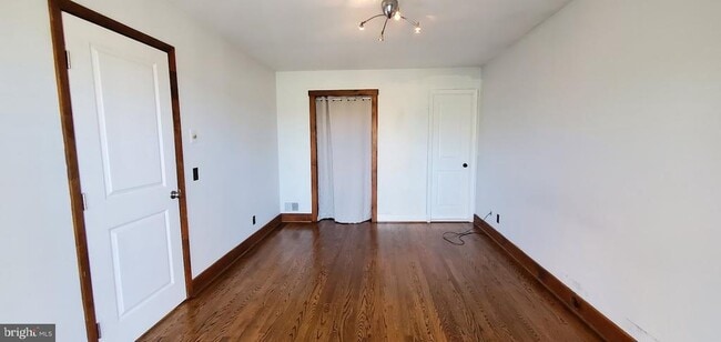 Building Photo - 6721 Springhouse Ln