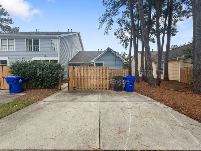 Building Photo - 2909 Sweetleaf Ln
