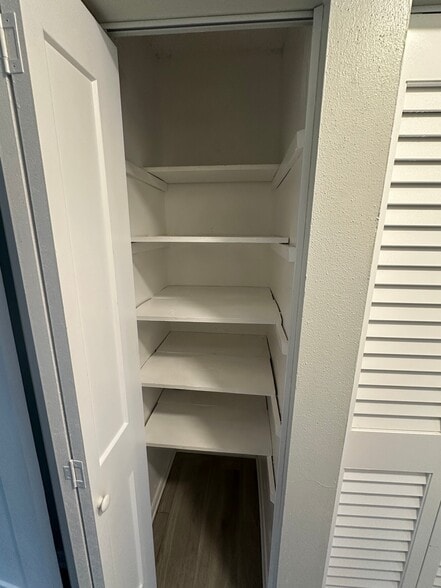 Building Photo - 1 Bed/1 Bath - Unit 230