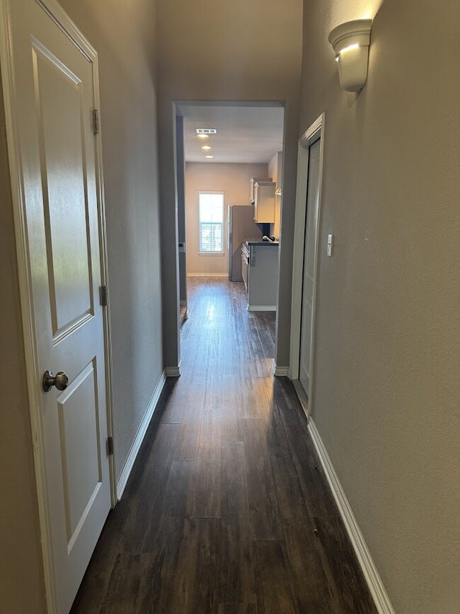 Building Photo - Welcome Home!!