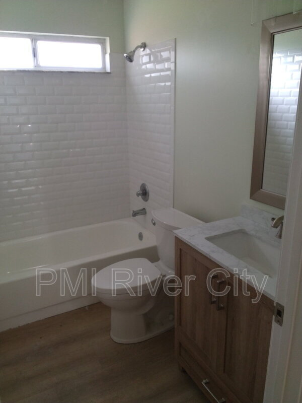 Building Photo - 502 Tidal Wave Ln