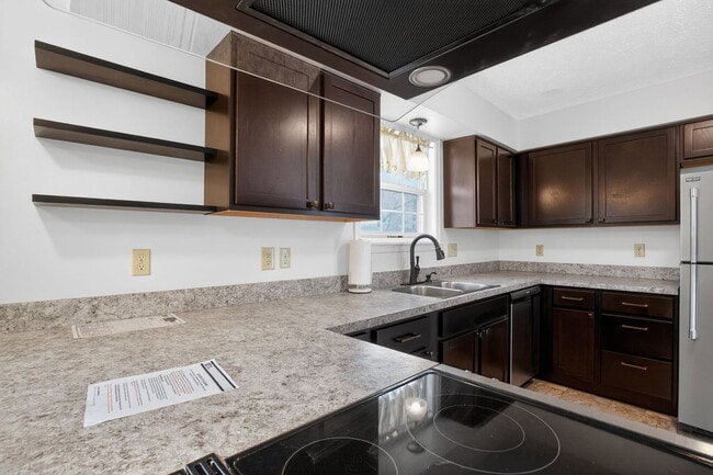 Building Photo - 11530 Tomahawk Trail W