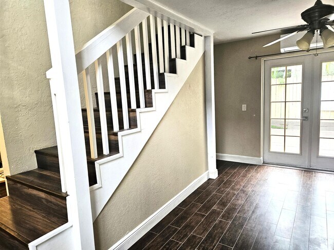 Building Photo - 206 Edgewood Dr