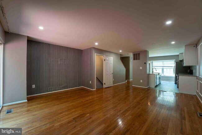 Building Photo - 18246 Fox Chase Cir