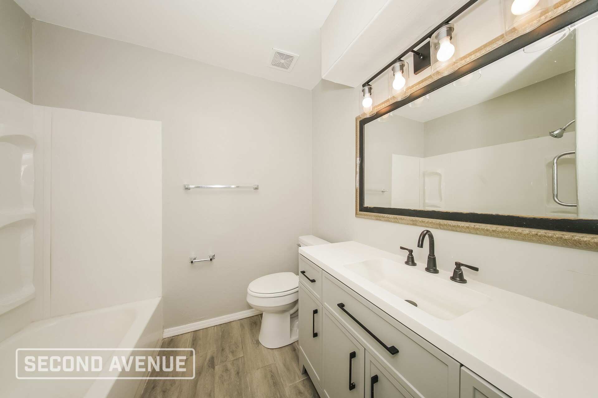 Building Photo - 3400 Overland Dr