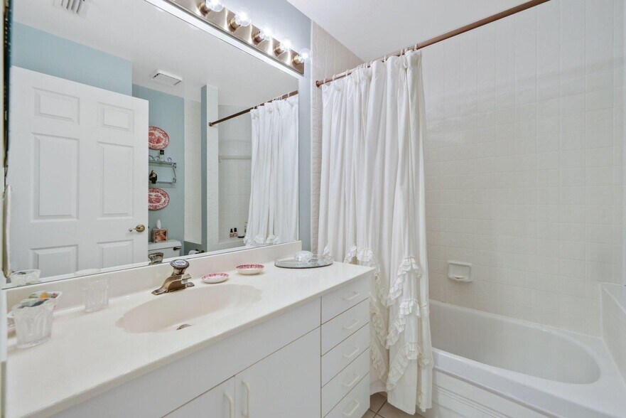 Building Photo - 8423 Juddith Ave