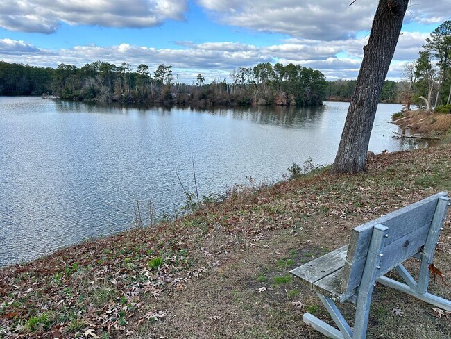 Building Photo - Large 3 Bedroom With Water Views