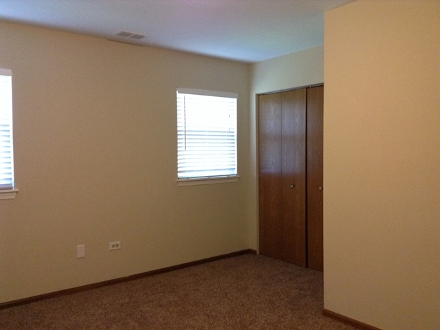 Building Photo - 3826 Hennepin Ct