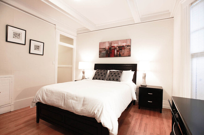 Interior Photo - 1340 Taylor