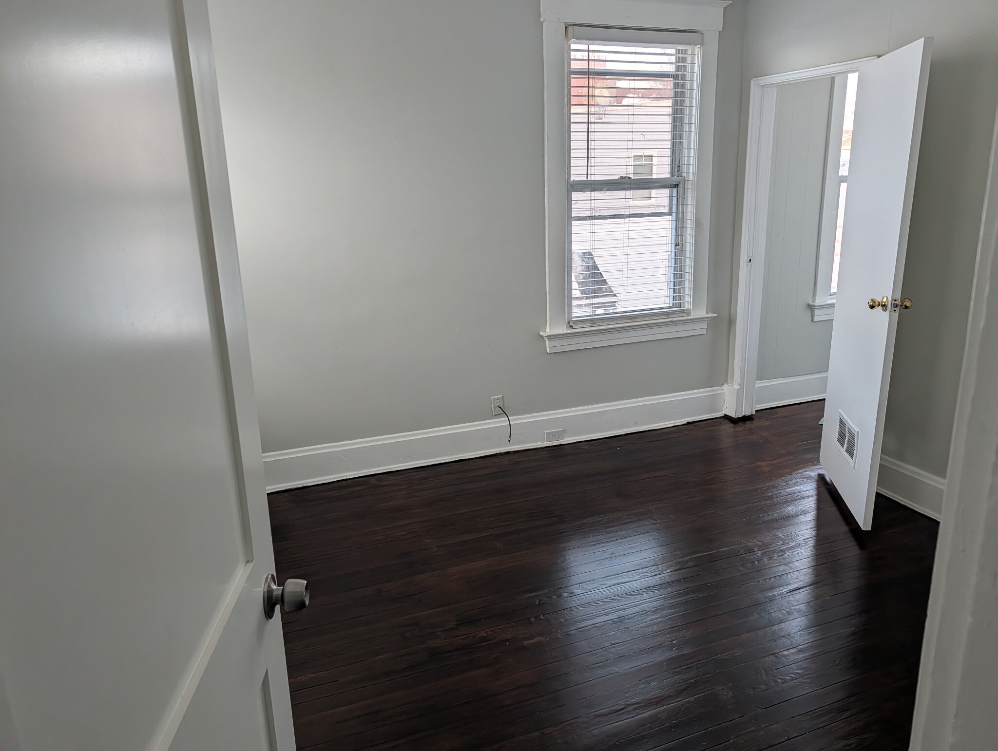 Building Photo - 6413 Vine St