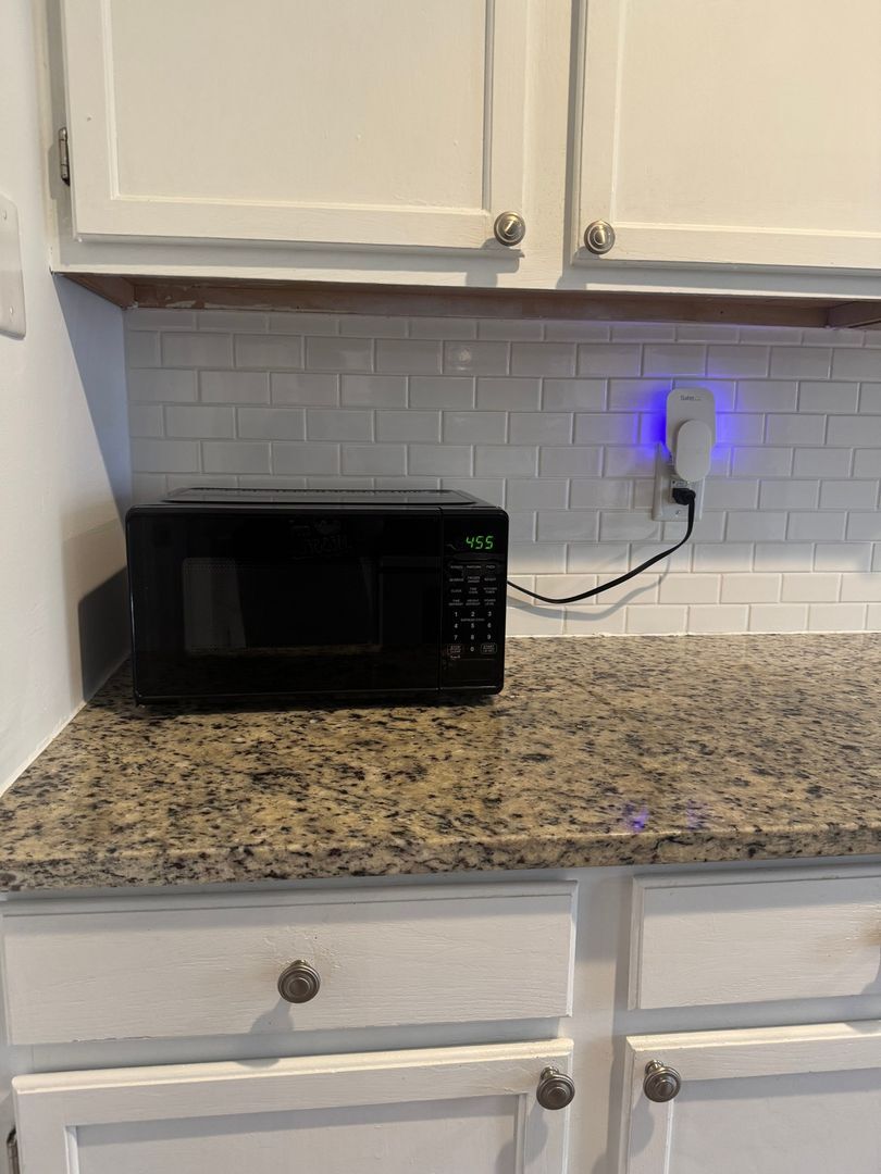 Building Photo - 5610 Vandora Dr