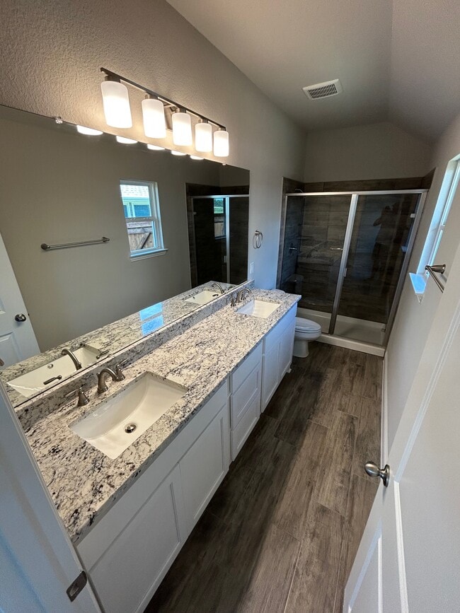 Building Photo - 268 Sunnyside St