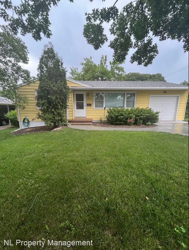 3 br, 2 bath House 4910 Curlew Lane 4910 Curlew Ln Omaha NE 68106