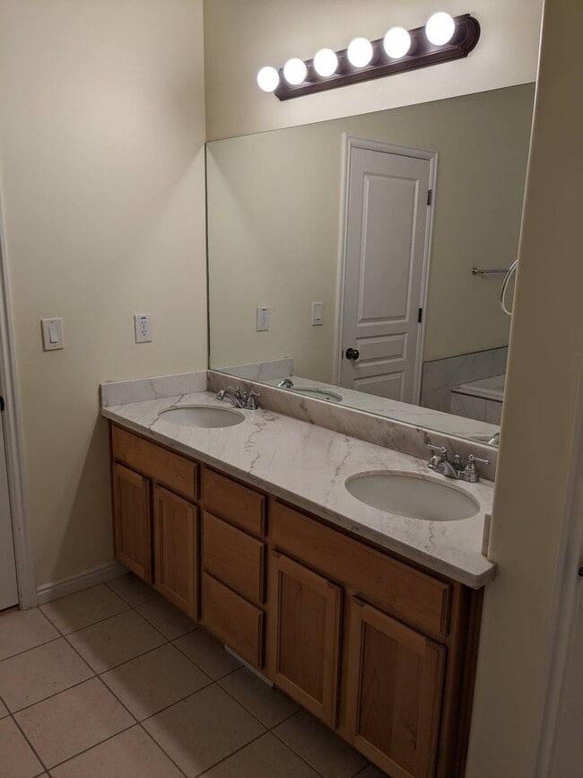 Building Photo - 4414 Salto Sierra Wy