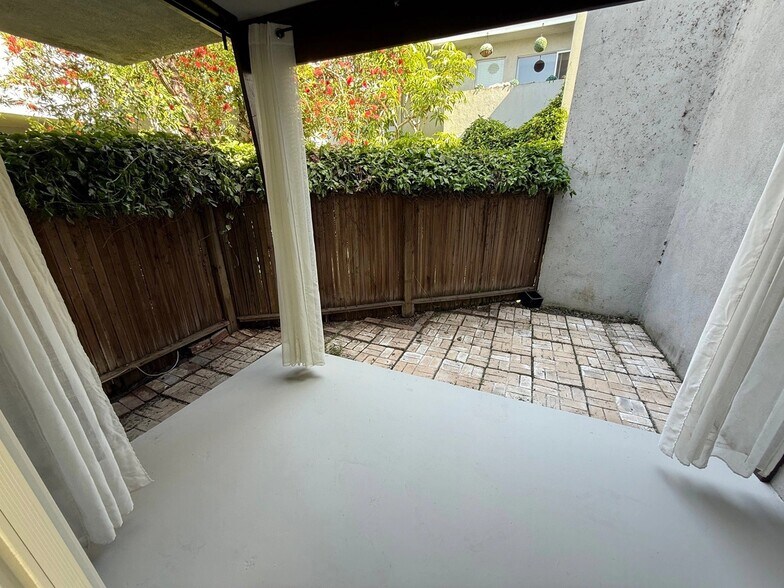 Building Photo - 3806 Pacific Ave