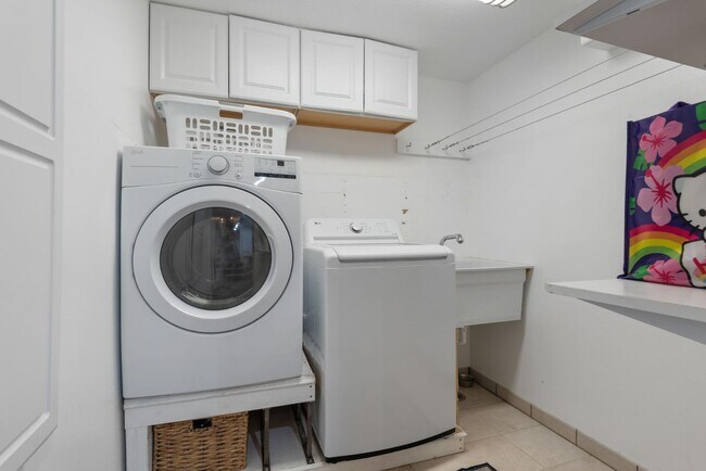 Building Photo - 2521 Apricot Pl